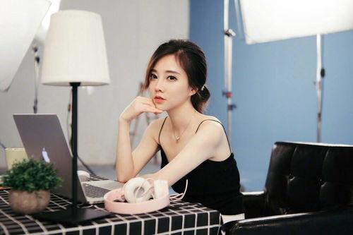 在线视频水莱丽,揭秘网络红人的魅力与影响力